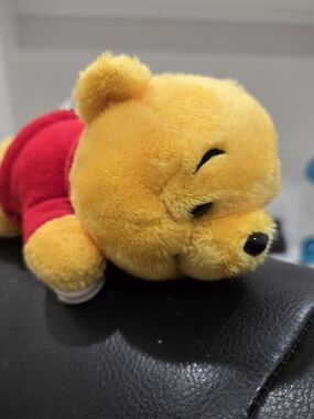 Winnie the Pooh Disney Japan Clothing Clip Nwt...